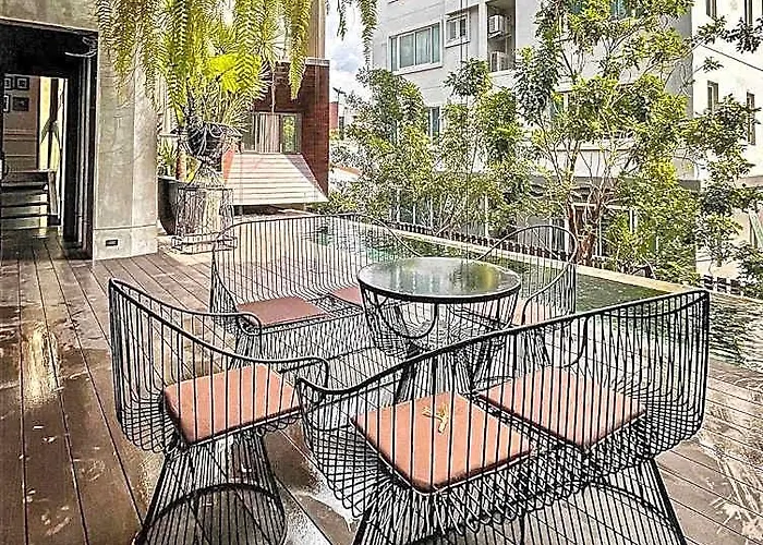 Отель Breathtaking Oasis Pool W/jacuzzi In Ekkamai 5*