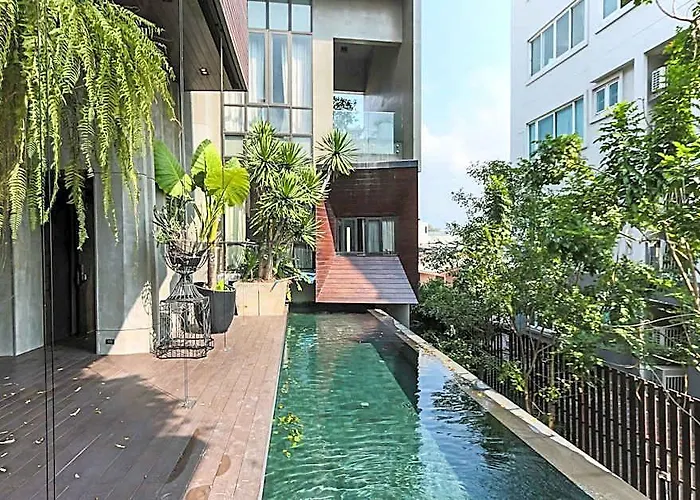 Отель Breathtaking Oasis Pool W/jacuzzi In Ekkamai Бангкок