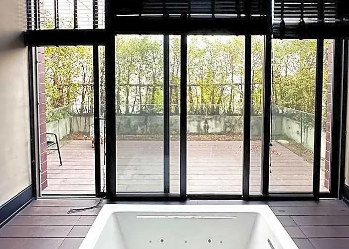 Breathtaking Oasis Pool W/jacuzzi In Ekkamai Бангкок